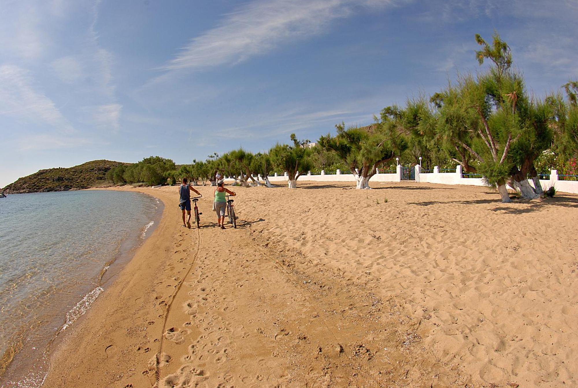 Coralli Seaside Resort Livadakia Bagian luar foto